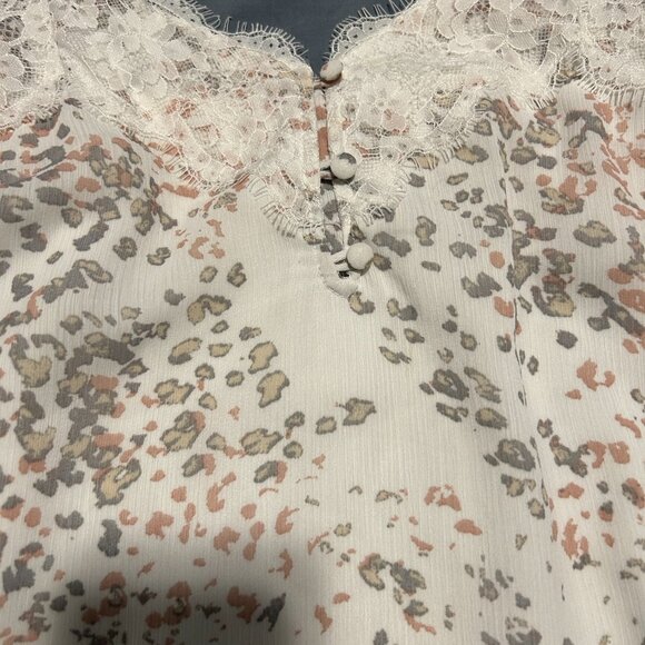 Lace Tank Soft Cream and Pink Design - Picture 5 of 8